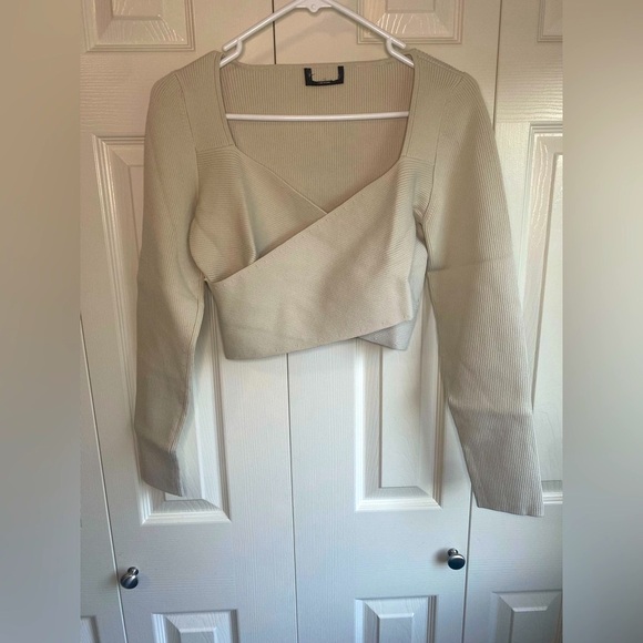 New Aritzia Ten by Babaton Cropped knit criss-cross longsleeve - Picture 6 of 13